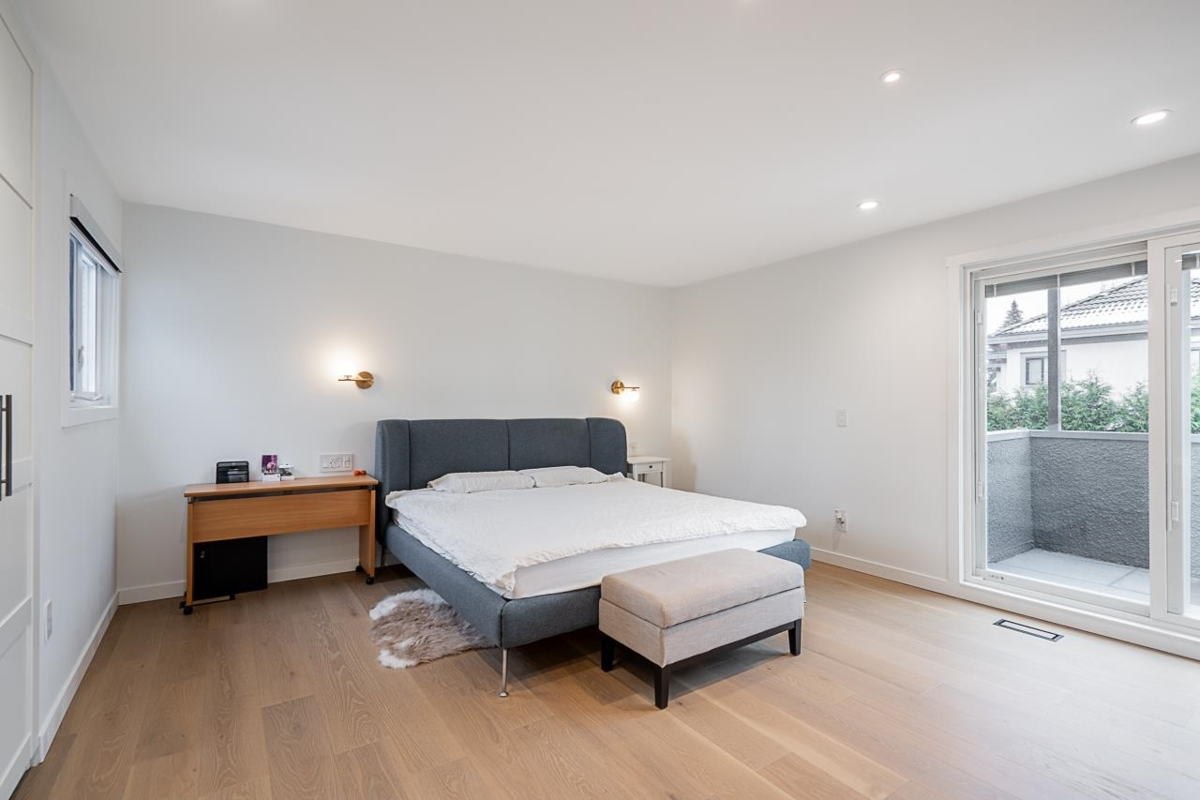 Powder Room Photo of 6540 Juniper Drive, Richmond, BC