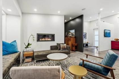 Family Room Photo of 13031 14a Avenue, Surrey, BC