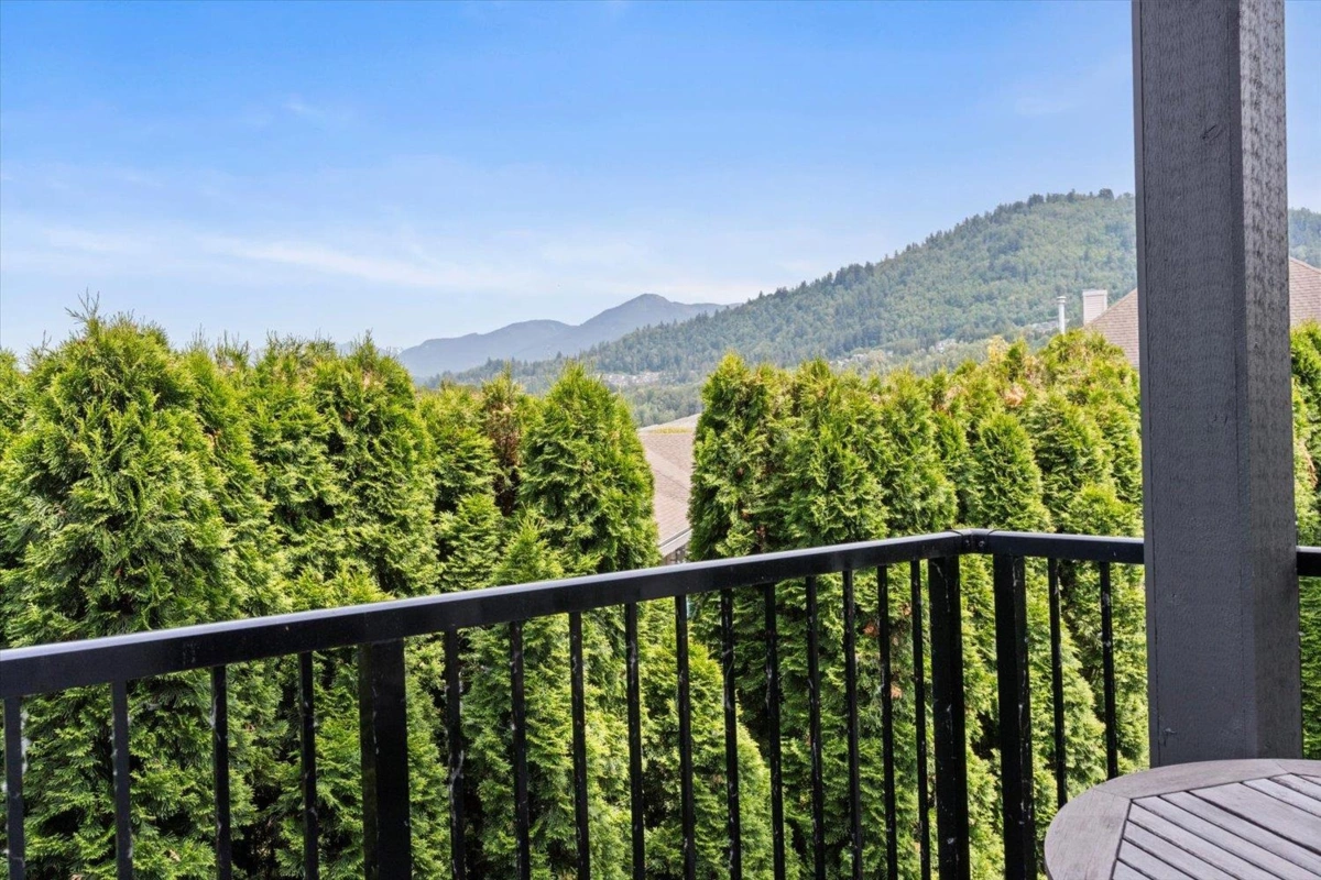 Basement Recreation Room Photo of 10 6029 Promontory Road, Chilliwack, BC