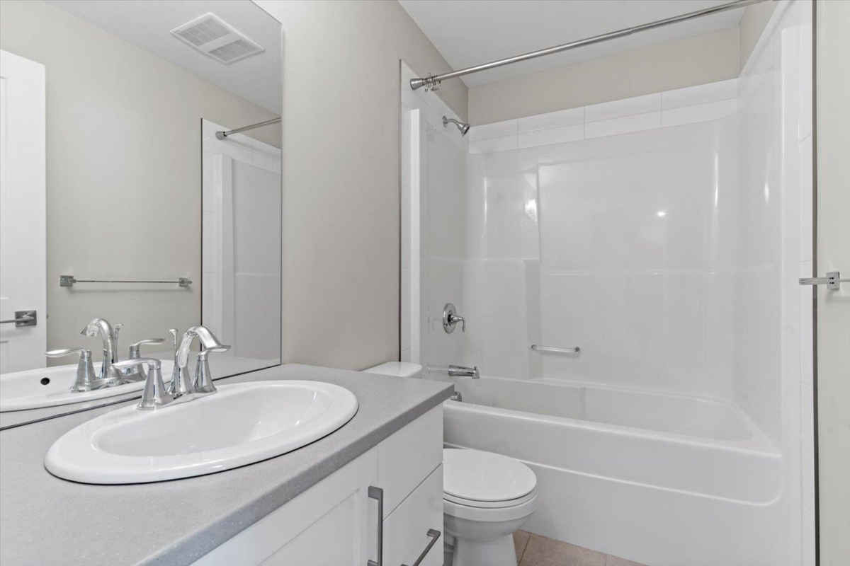 Primary Bathroom Photo of 10 6029 Promontory Road, Chilliwack, BC