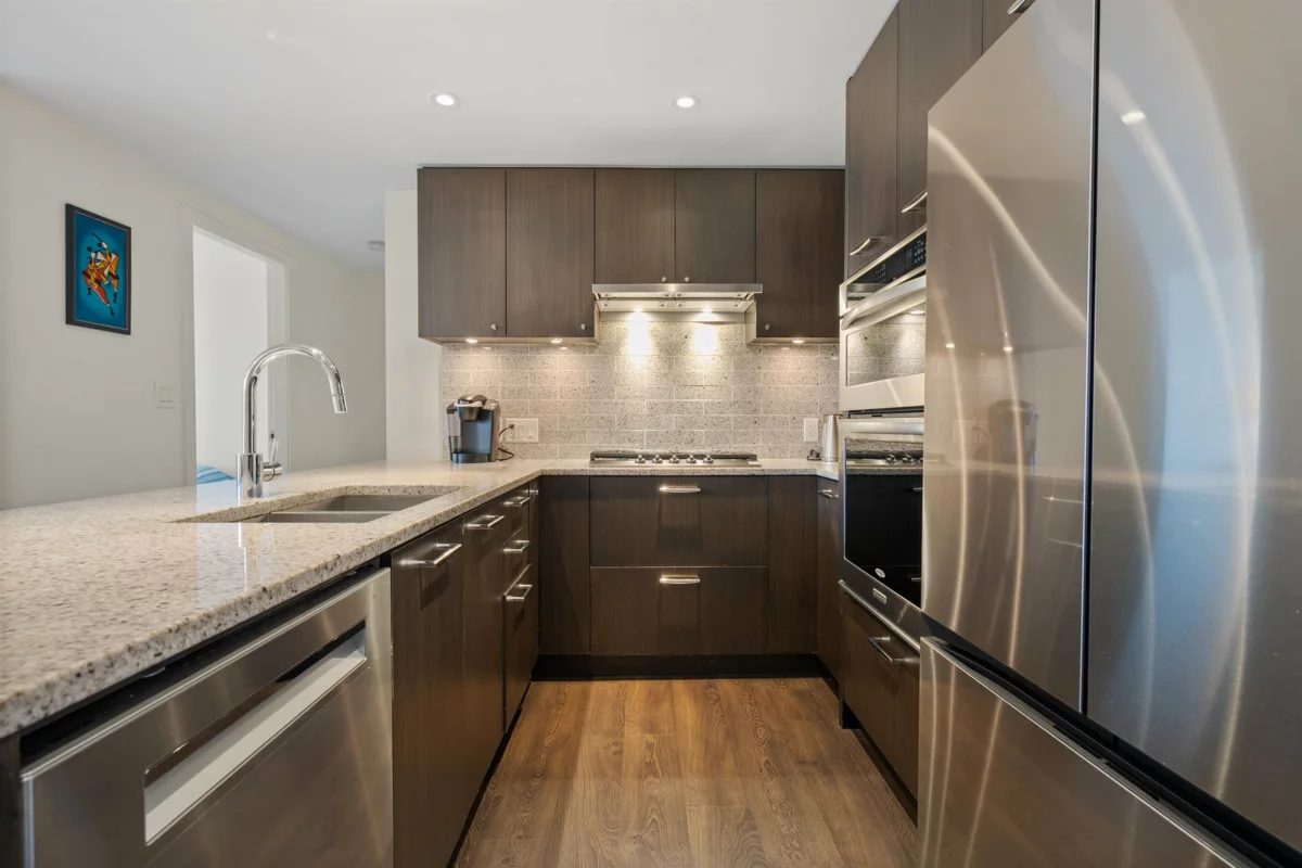 Hallway Photo of 1608 150 W 15th Street, North Vancouver, BC