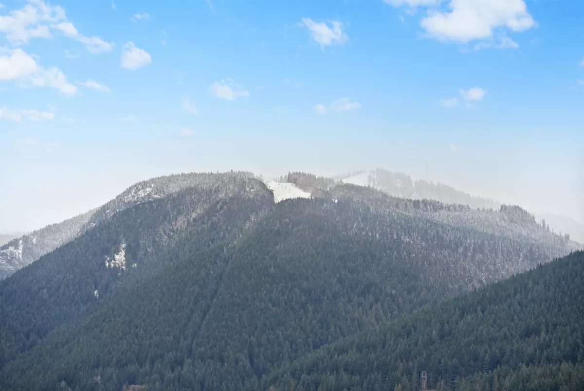 Kitchen Photo of 1608 150 W 15th Street, North Vancouver, BC