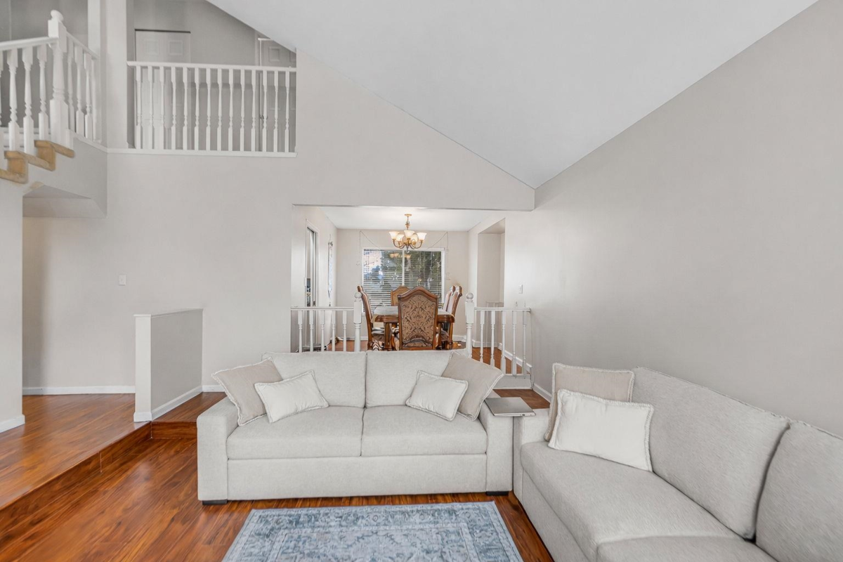 Breakfast Nook Photo of 3154 Kingfisher Drive, Abbotsford, BC