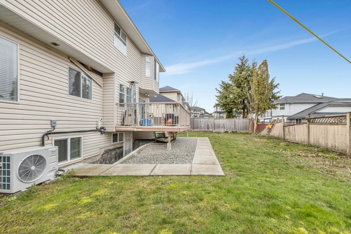 Garage Interior Photo of 3154 Kingfisher Drive, Abbotsford, BC