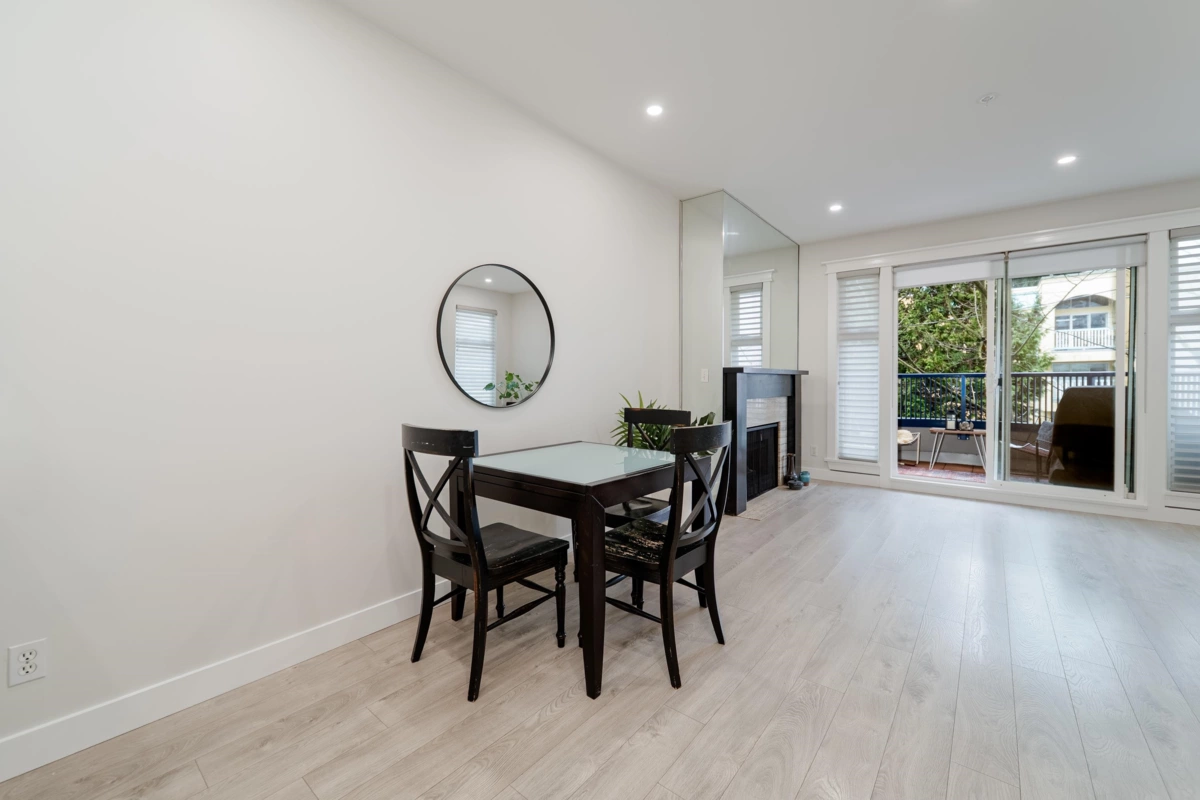 Breakfast Nook Photo of 212 1924 Comox Street, Vancouver, BC