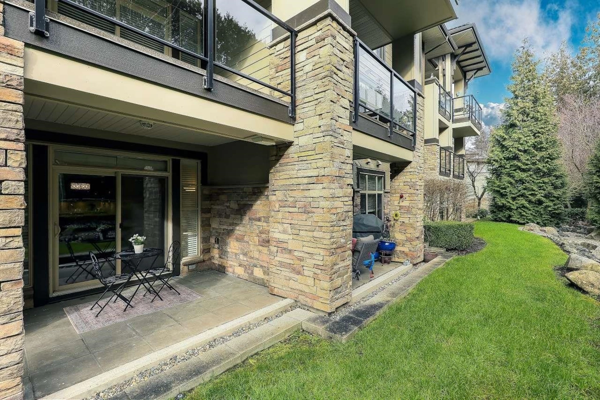 Powder Room Photo of 111 15185 36 Avenue, Surrey, BC