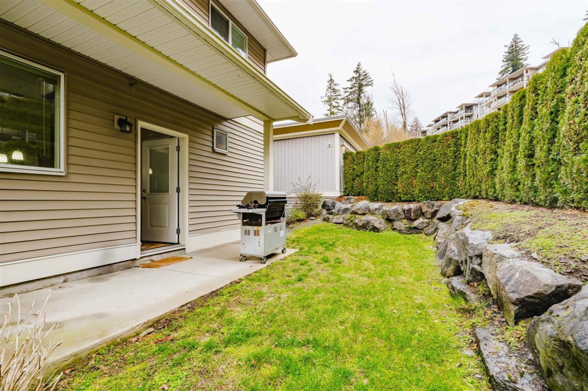 Kitchen Photo of 16 6026 Lindeman Street, Chilliwack, BC