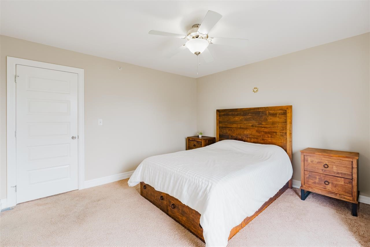 Walk-In Closet Photo of 16 6026 Lindeman Street, Chilliwack, BC