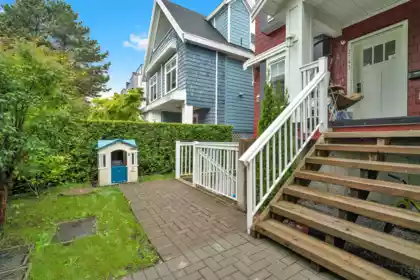 2743 Duke Street, Vancouver, BC