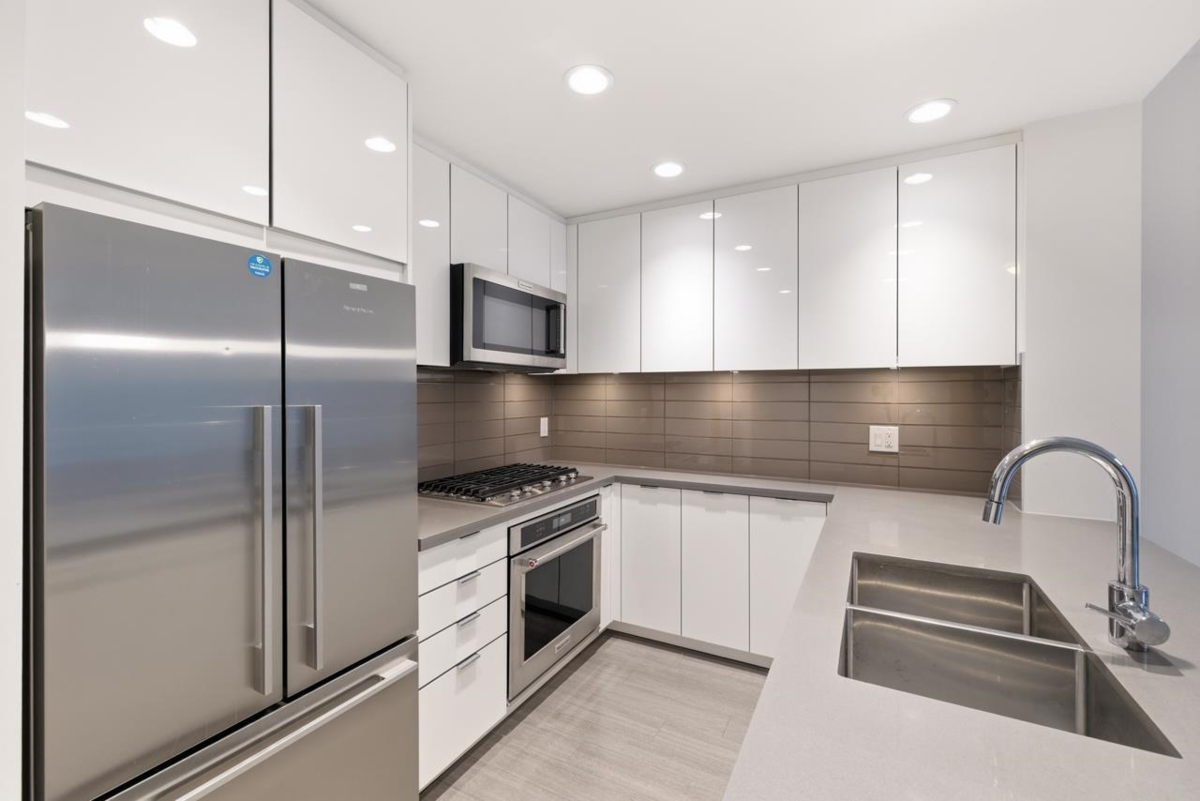 Primary Bathroom Photo of 118 255 W 1st Street, North Vancouver, BC