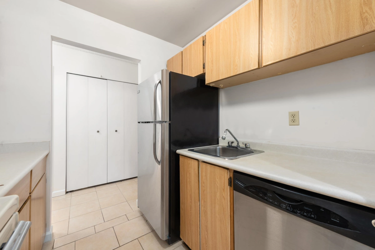 Bedroom 2 Photo of 318 5800 Cooney Road, Richmond, BC