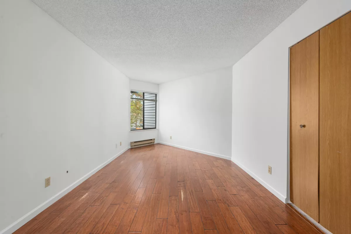 Office / Den Photo of 318 5800 Cooney Road, Richmond, BC