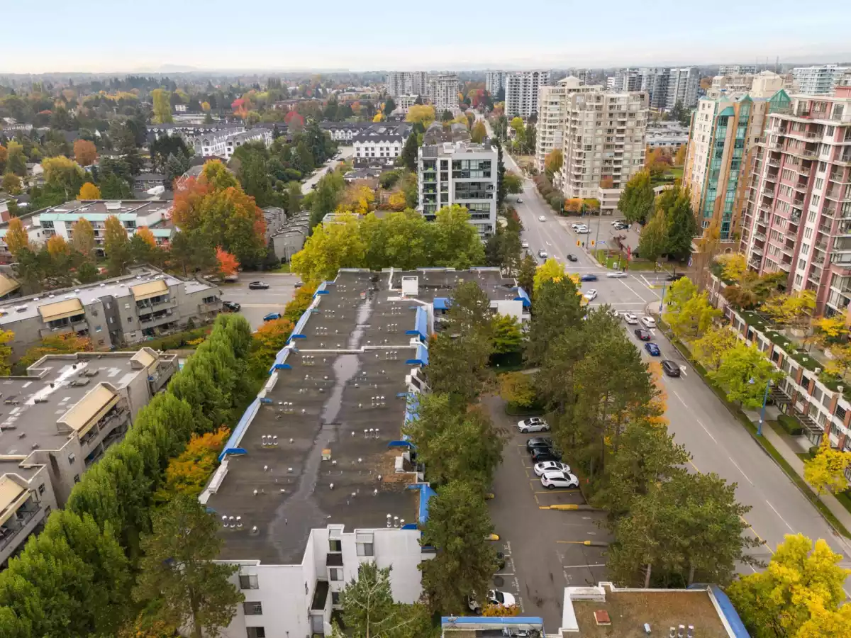 Outdoor Deck Photo of 318 5800 Cooney Road, Richmond, BC