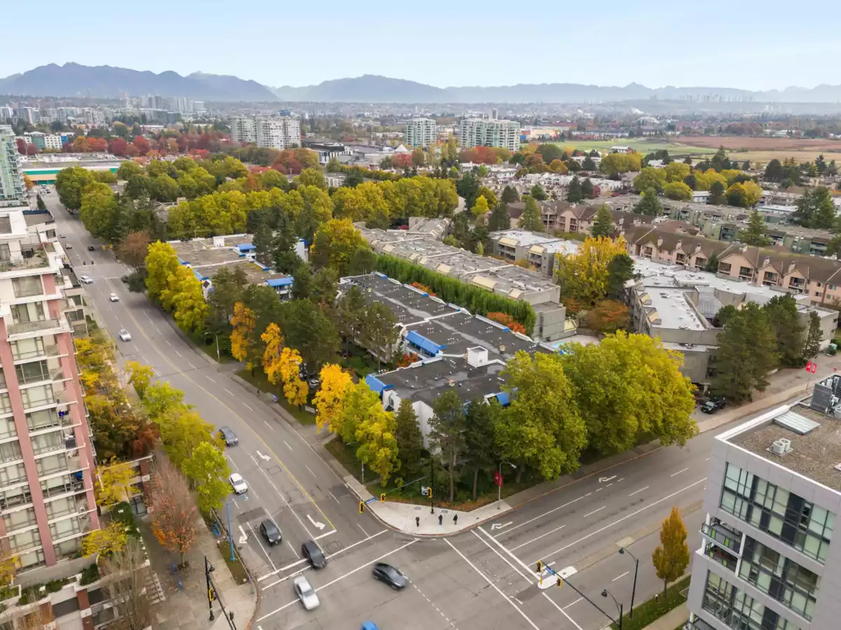 Staircase Photo of 318 5800 Cooney Road, Richmond, BC