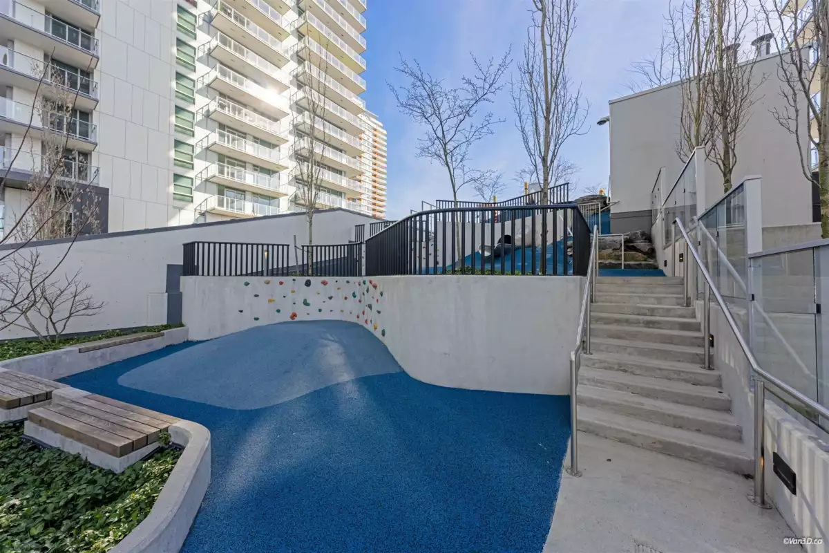 Swimming Pool Photo of 3402 3809 Evergreen Place, Burnaby, BC