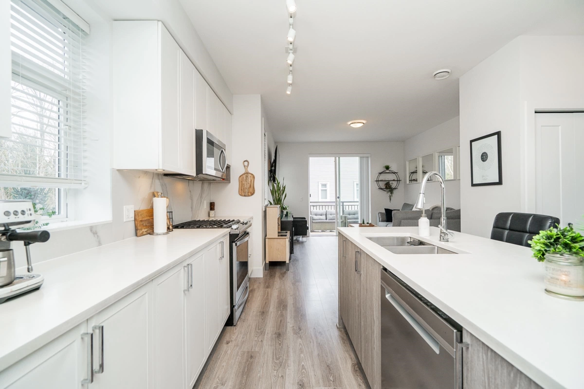 Kitchen Island Photo of 22 9718 161a Street, Surrey, BC