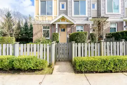 22 9718 161a Street, Surrey, BC