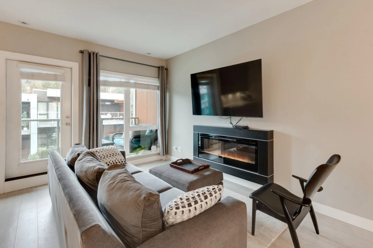Living Room Photo of 32 3595 Salal Drive, North Vancouver, BC