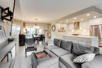 32 3595 Salal Drive, North Vancouver, BC