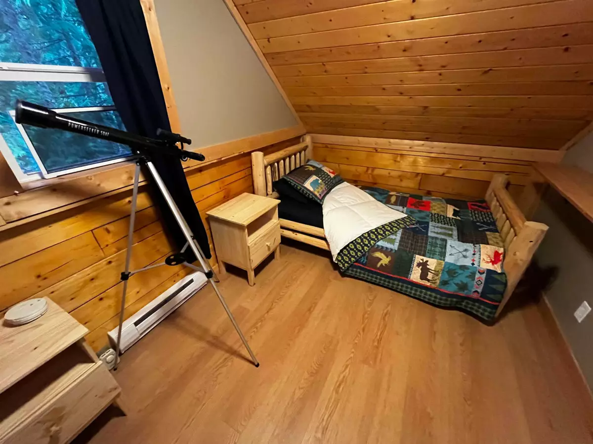 Entry Foyer Photo of H103 Strawberry Lane, Sunshine Valley, BC