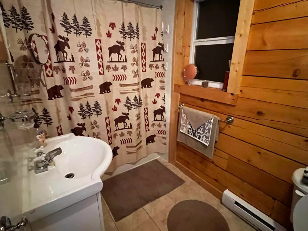 Hallway Photo of H103 Strawberry Lane, Sunshine Valley, BC