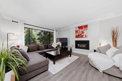 Breakfast Nook Photo of 4535 Raeburn Street, North Vancouver, BC