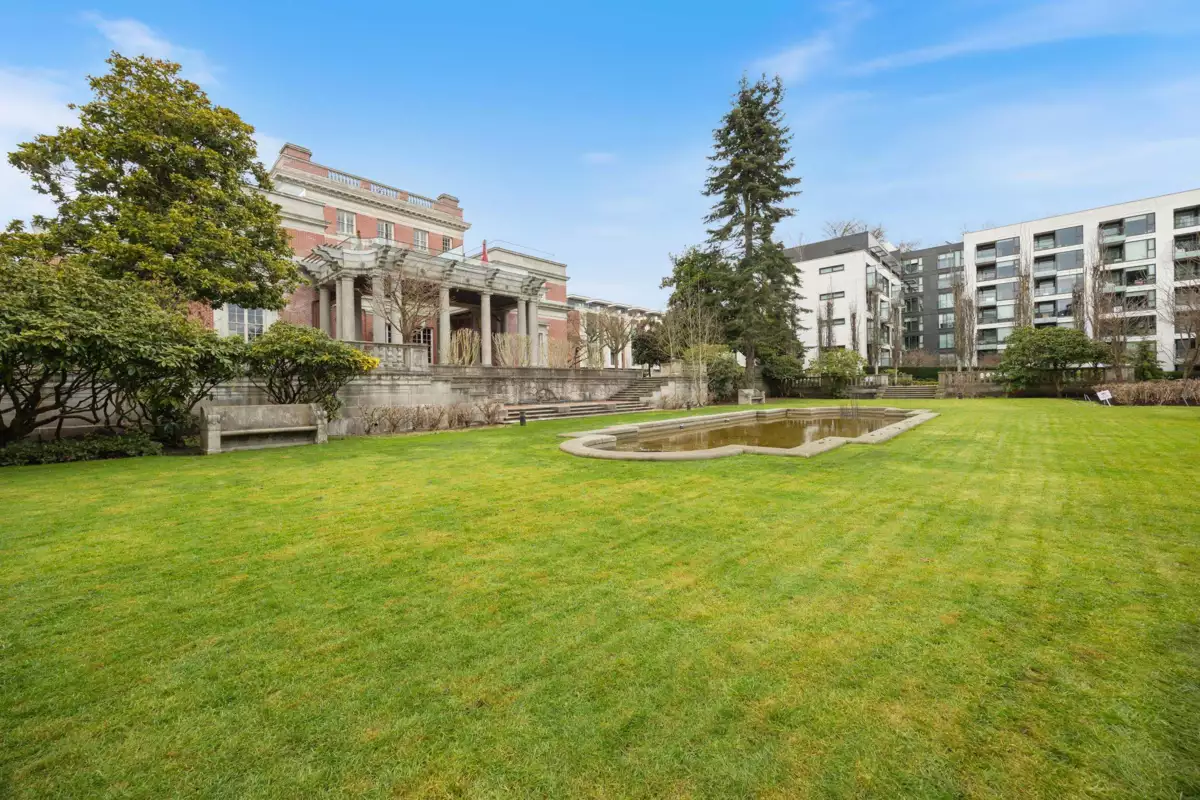 Garden / Landscaping Photo of 210 7128 Adera Street, Vancouver, BC