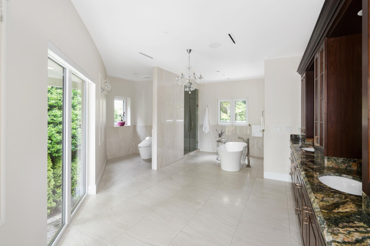 Mudroom Photo of 1760 29th Street, West Vancouver, BC