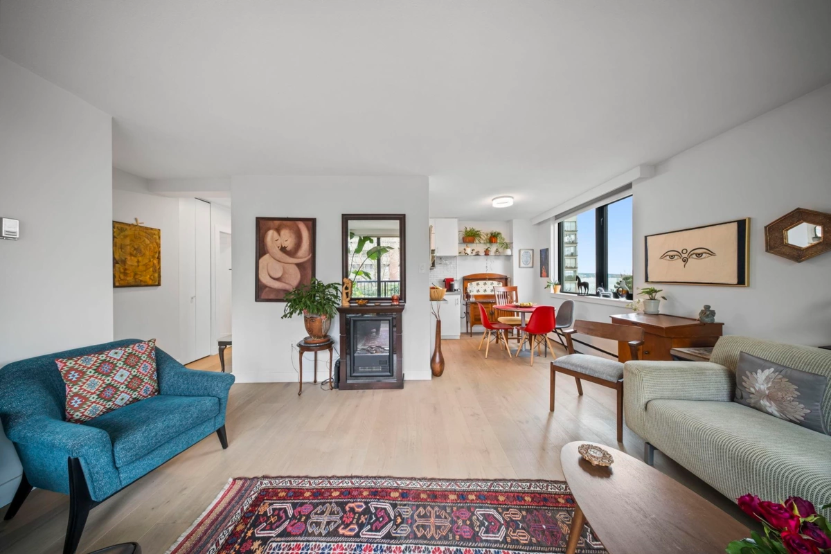 Breakfast Nook Photo of 301 1330 Harwood Street, Vancouver, BC