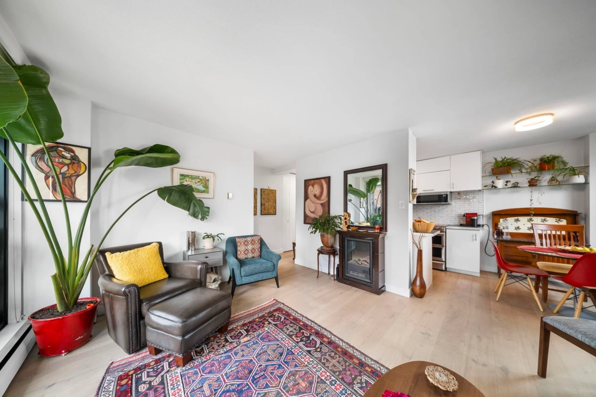 Dining Area Photo of 301 1330 Harwood Street, Vancouver, BC