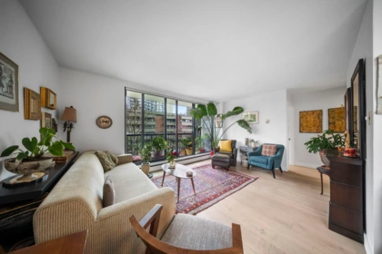 301 1330 Harwood Street, Vancouver, BC