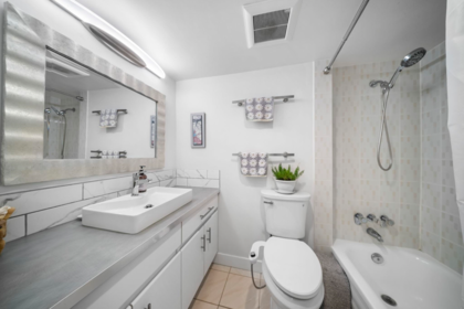 Mudroom Photo of 301 1330 Harwood Street, Vancouver, BC