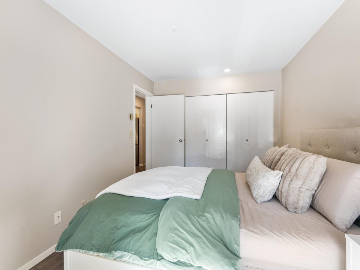 Office / Den Photo of 102 2195 W 5th Avenue, Vancouver, BC