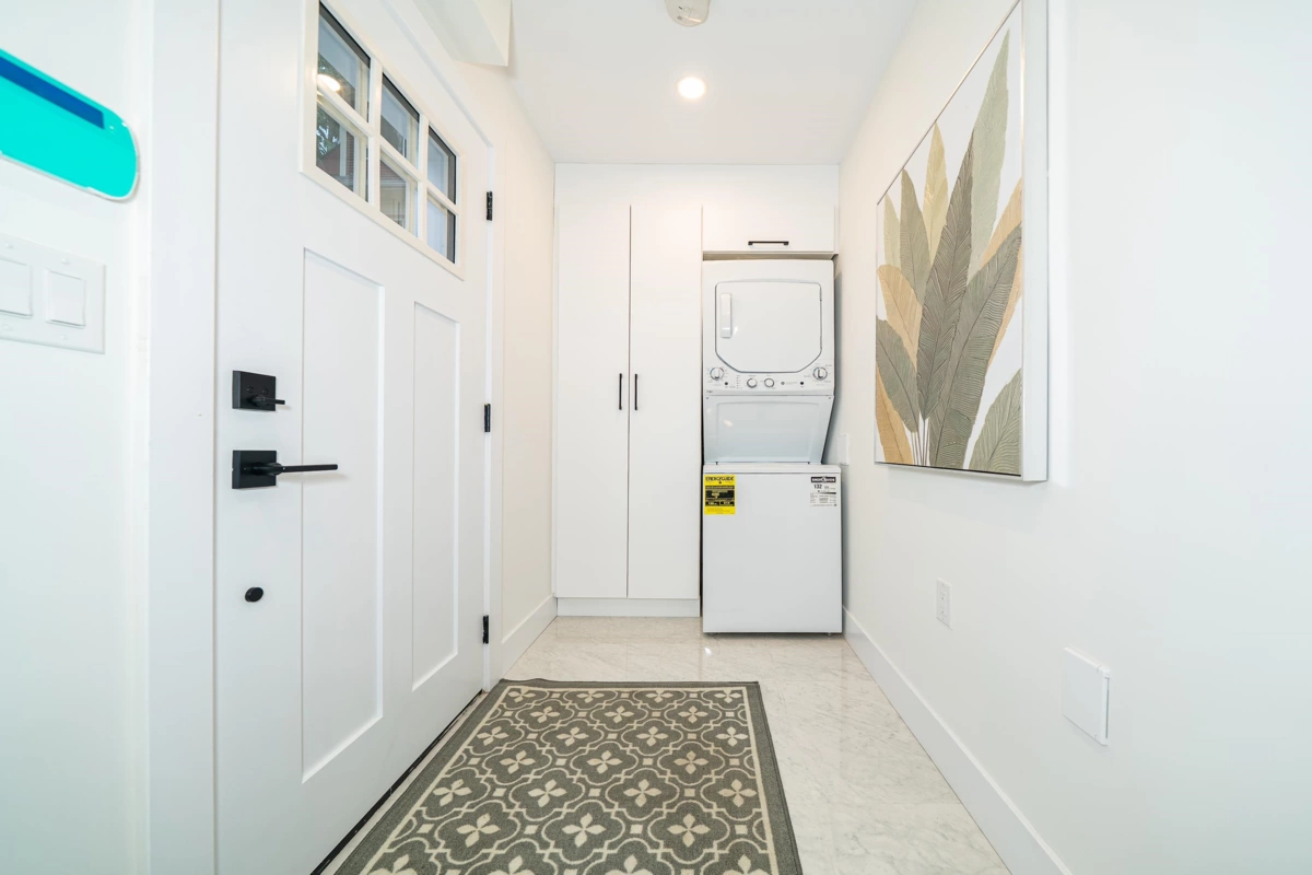 Dining Area Photo of 1926 William Street, Vancouver, BC