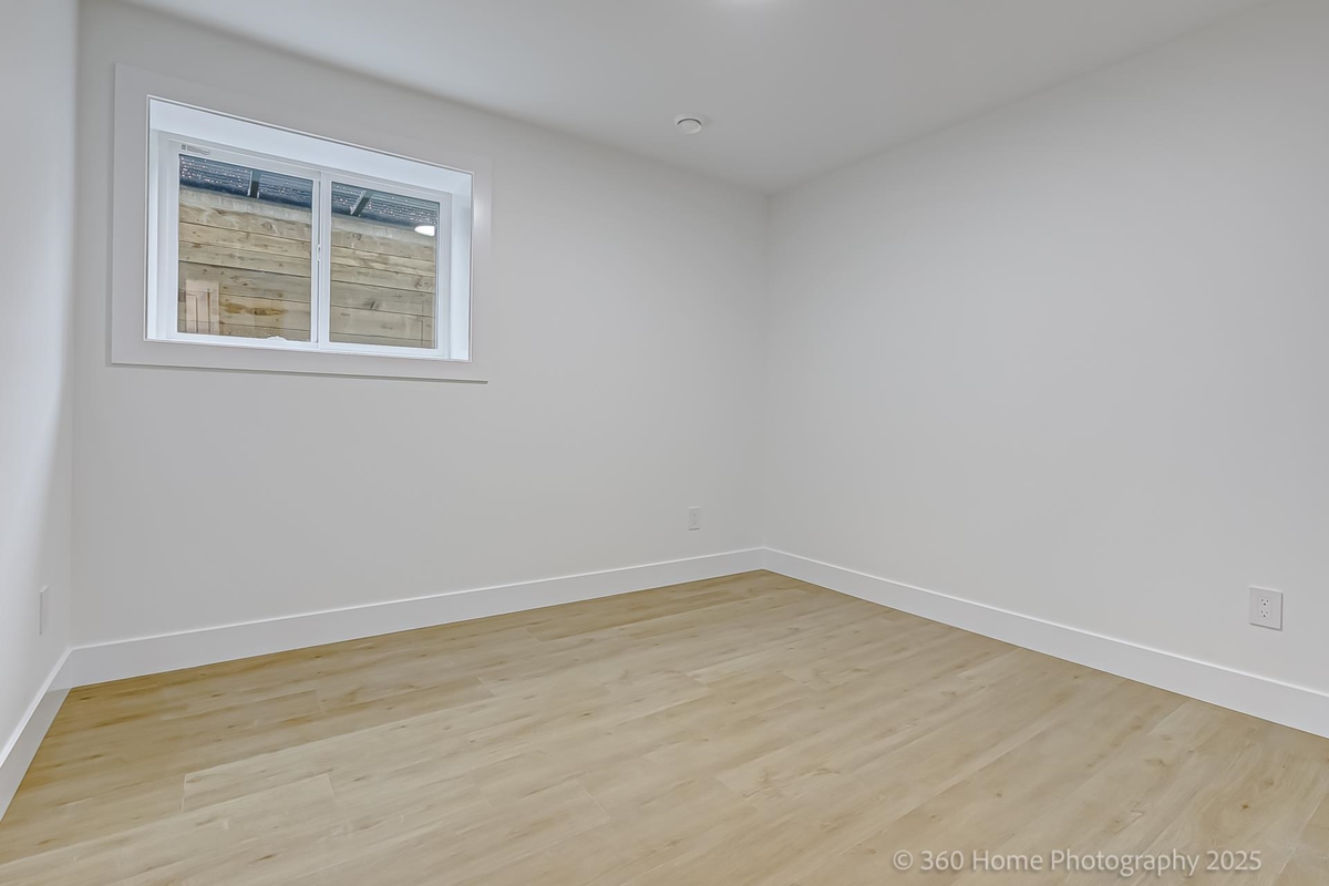 Basement Recreation Room Photo of 3252 Allan Road, North Vancouver, BC