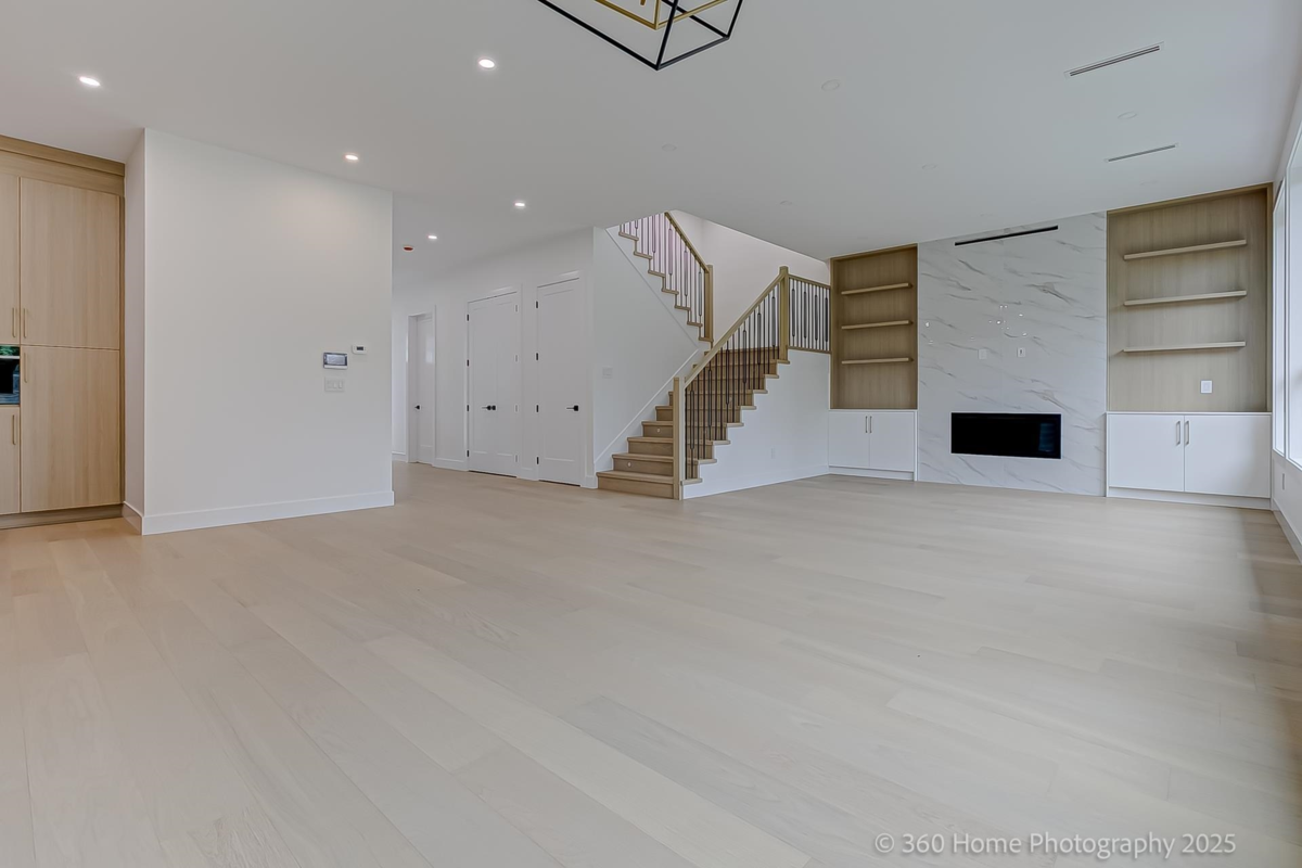 Breakfast Nook Photo of 3252 Allan Road, North Vancouver, BC