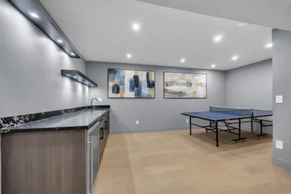 Hallway Photo of 3252 Allan Road, North Vancouver, BC