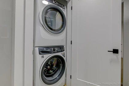 Laundry Room Photo of 3252 Allan Road, North Vancouver, BC