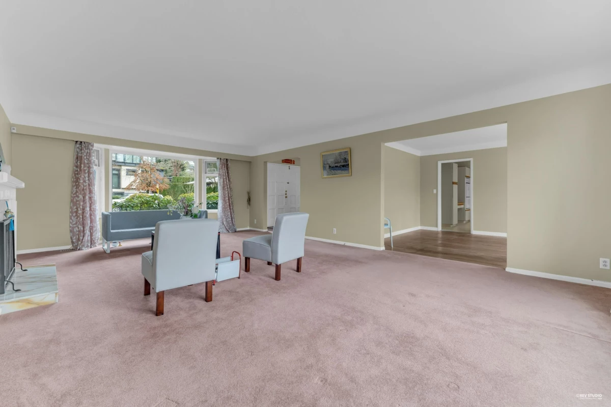 Dining Area Photo of 4425 Maple Street, Vancouver, BC