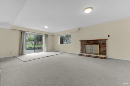 Entry Foyer Photo of 4425 Maple Street, Vancouver, BC