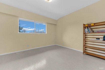 Laundry Room Photo of 4425 Maple Street, Vancouver, BC