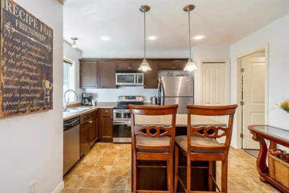 Kitchen Island Photo of 27 1175 7th Avenue, Hope, BC