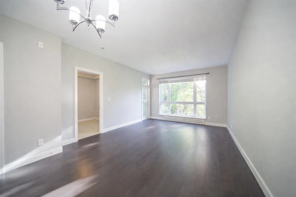 Dining Area Photo of 310 14358 60 Avenue, Surrey, BC