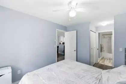 Entry Foyer Photo of 204 14885 100 Avenue, Surrey, BC