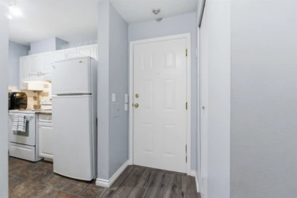 Kitchen Photo of 204 14885 100 Avenue, Surrey, BC