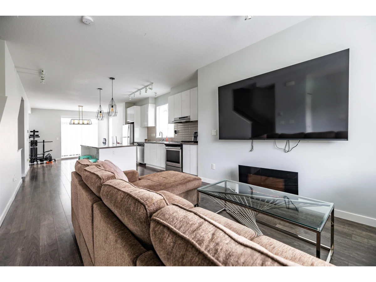Family Room Photo of 114 30930 Westridge Place, Abbotsford, BC