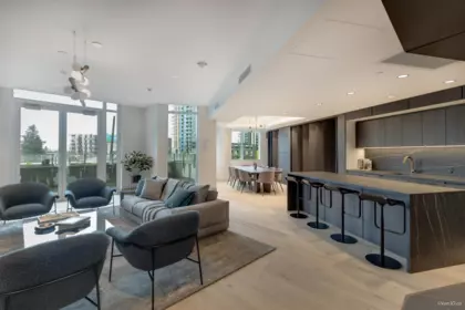 Entry Foyer Photo of 306 1500 Fern Street, North Vancouver, BC
