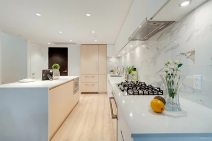 Kitchen Island Photo of 306 1500 Fern Street, North Vancouver, BC