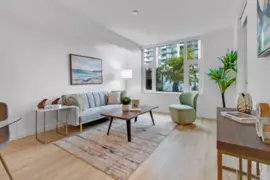 306 1500 Fern Street, North Vancouver, BC