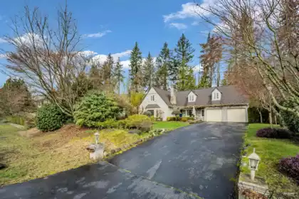 539 Newcroft Place, West Vancouver, BC, West Vancouver — Single Family Residence for sale